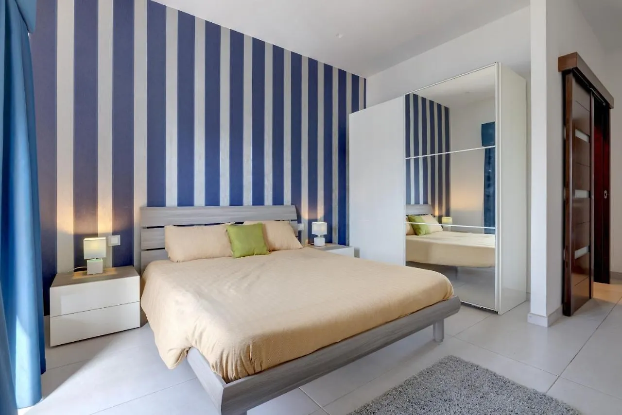 Seaview Apartment Top Location In Sliema Malta