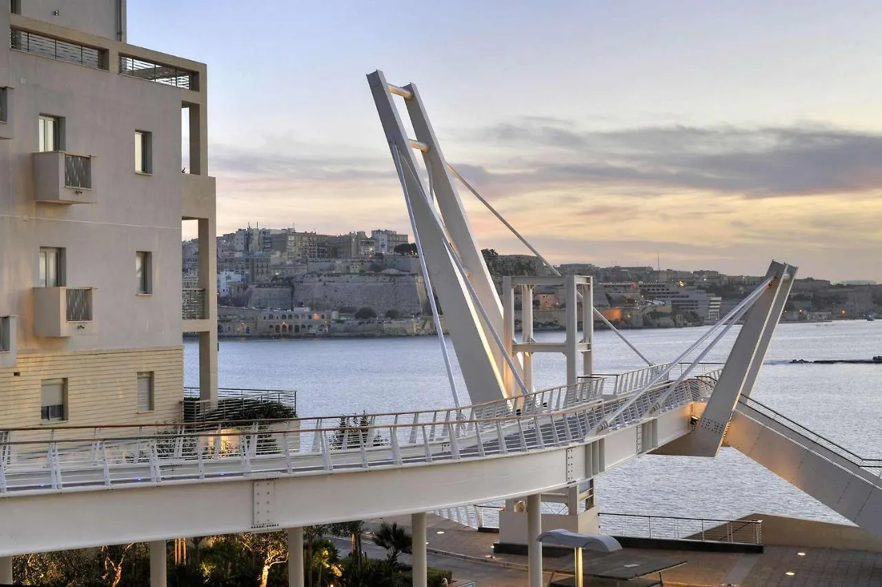 Seaview Apartment Top Location In Sliema