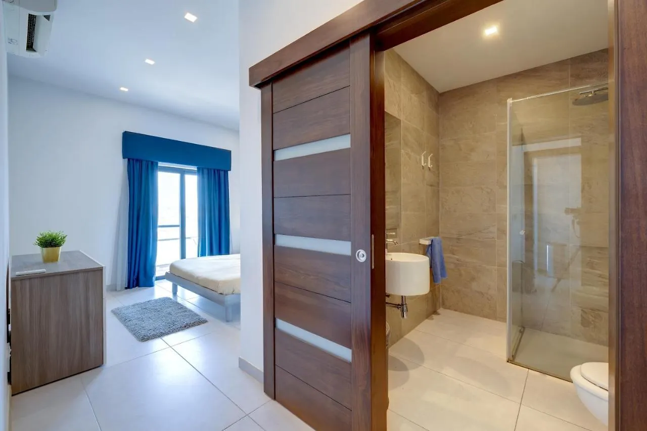 Seaview Apartment Top Location In Sliema Malta