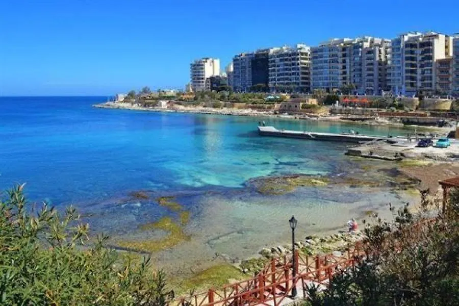 Seaview Apartment Top Location In Sliema
